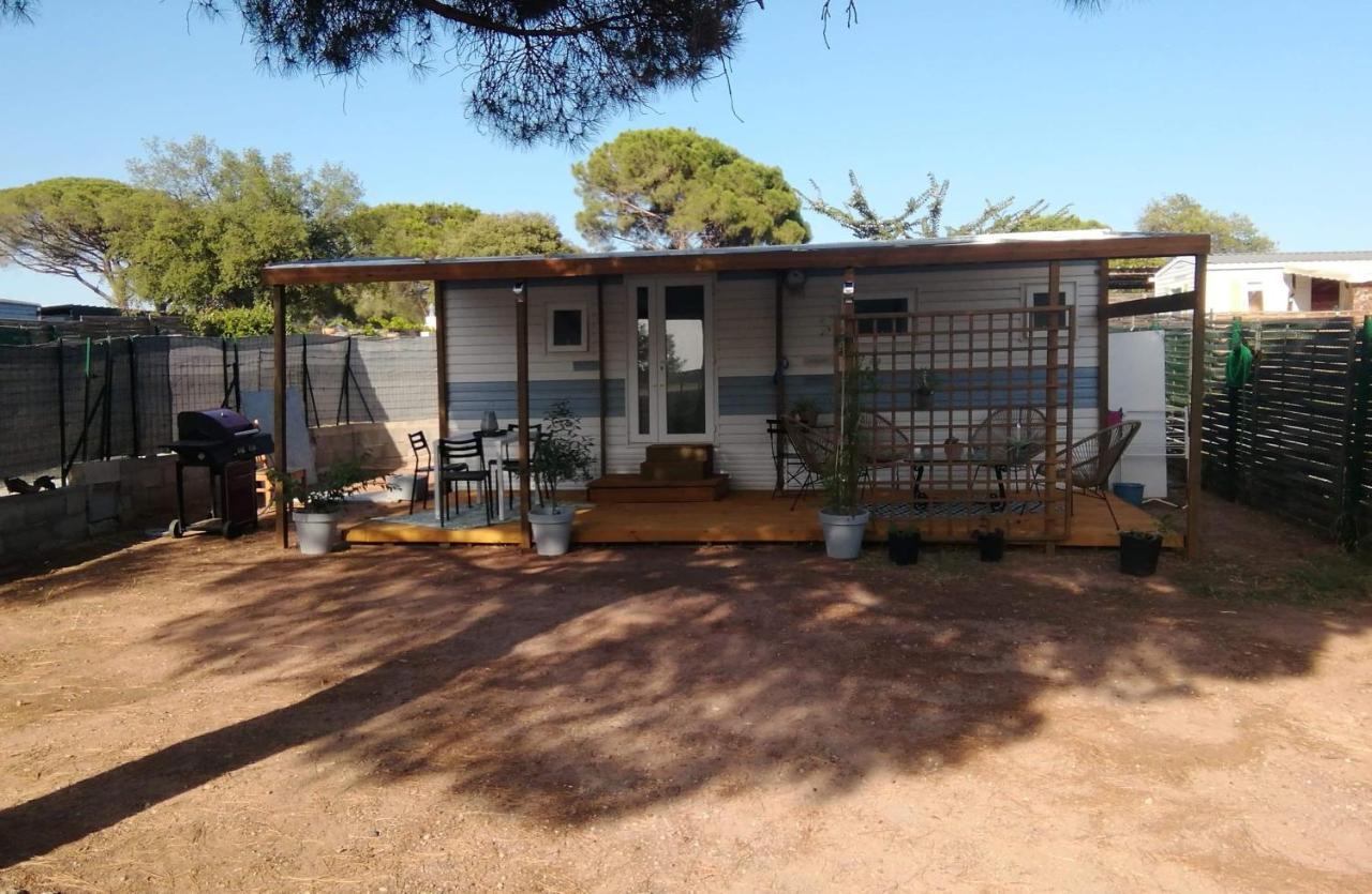 Mobilhome A Frejus A 15 Minute De La Mer Sur Terrain Independant Kültér fotó