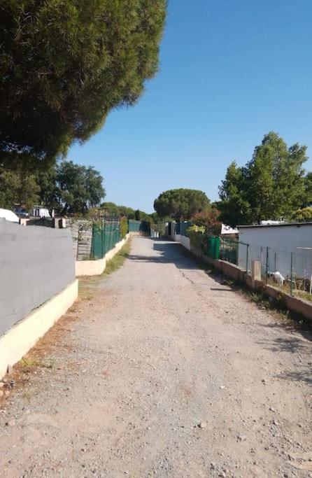 Mobilhome A Frejus A 15 Minute De La Mer Sur Terrain Independant Kültér fotó