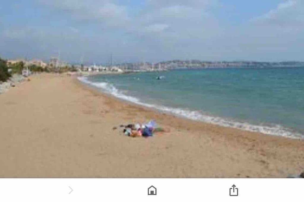 Mobilhome A Frejus A 15 Minute De La Mer Sur Terrain Independant Kültér fotó